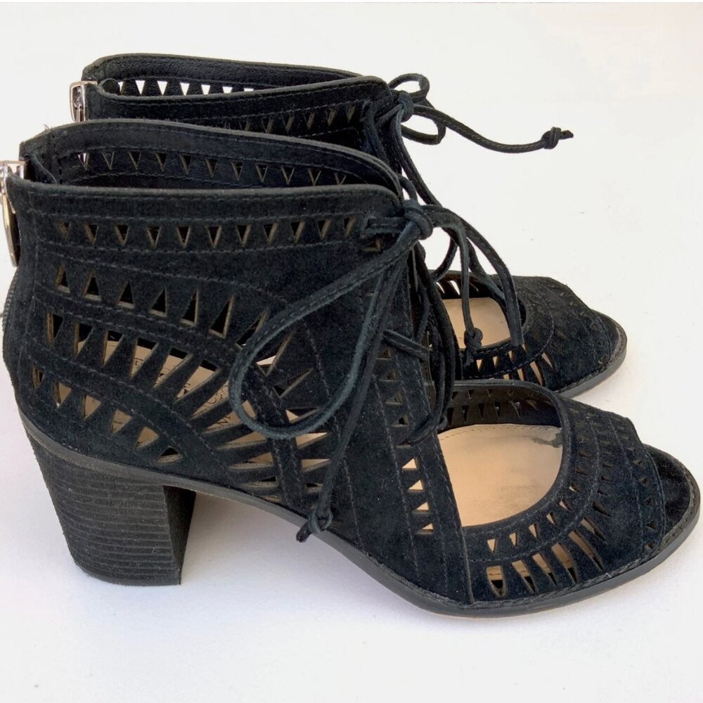 Vince Camuto Black Tarita Laser Cutout Suede Sandals Block Heel Lace Up Sz 9.5